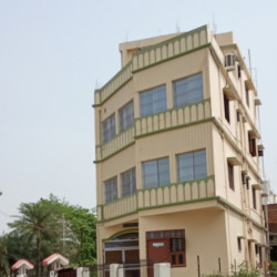 Rajendra Villa, Daudpur Kothi, Laxmi Chowk Muzaffarpur. 